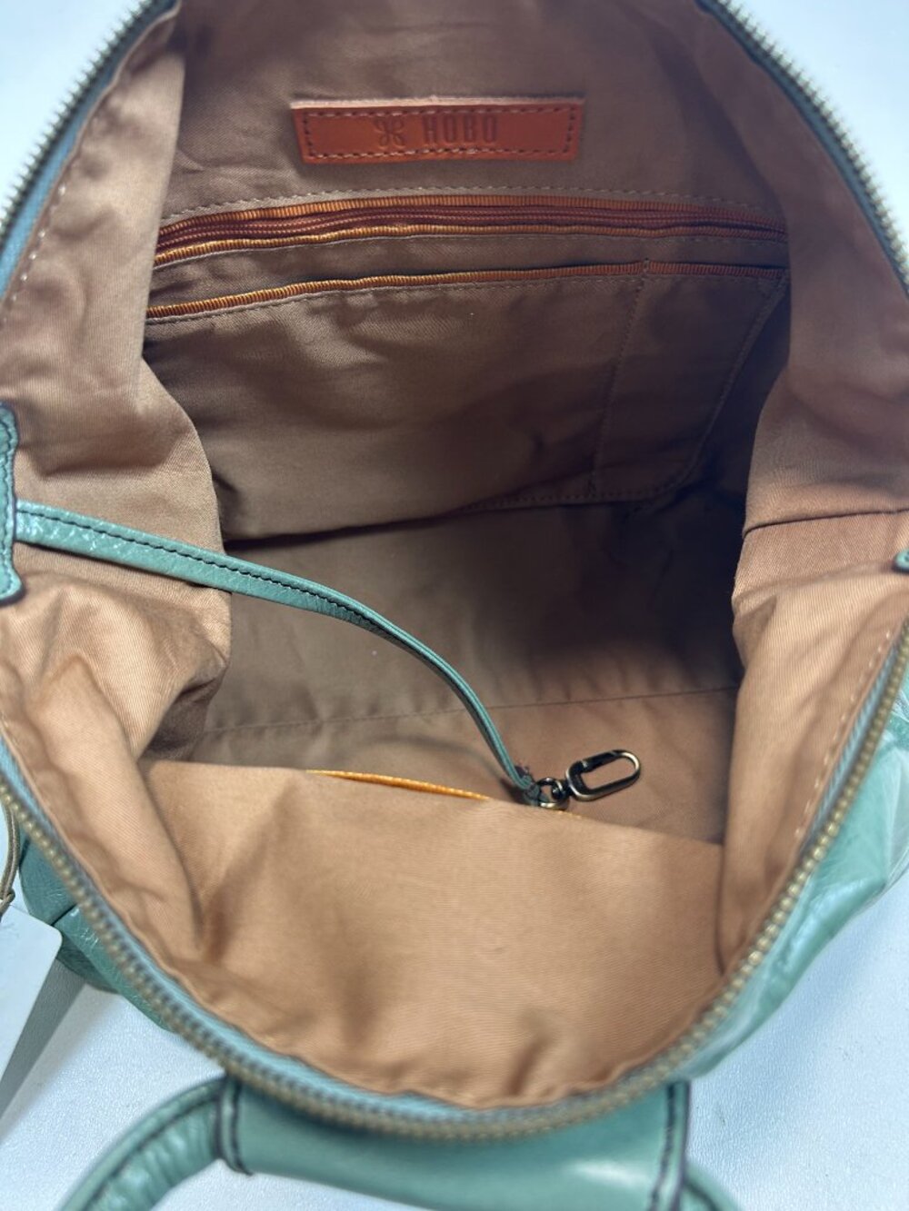 New w/Tags HOBO INTERNATIONAL Sheila Medium Crossbody/Satchel Leather JADE $298 - Picture 10 of 13